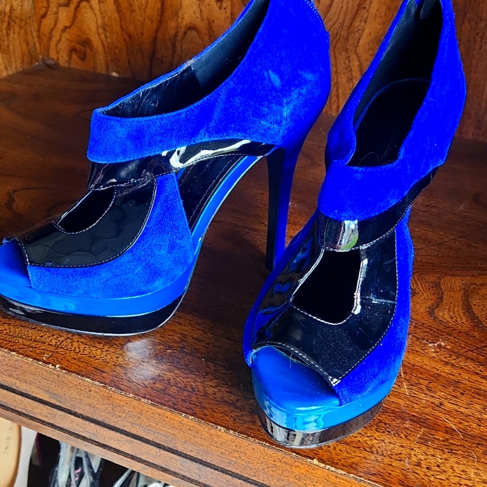 Womens shoes
